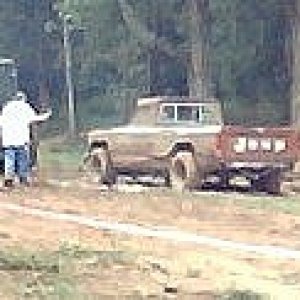 Media 'Milburns Mud Bog 06 (labor day)' in category 'Pickup Trucks'