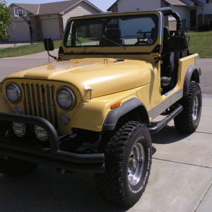 82' CJ7