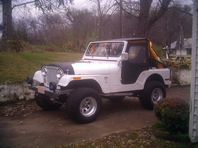 79_cj5_360_v8_elderbrock_manifold_and_holley_carb_2_