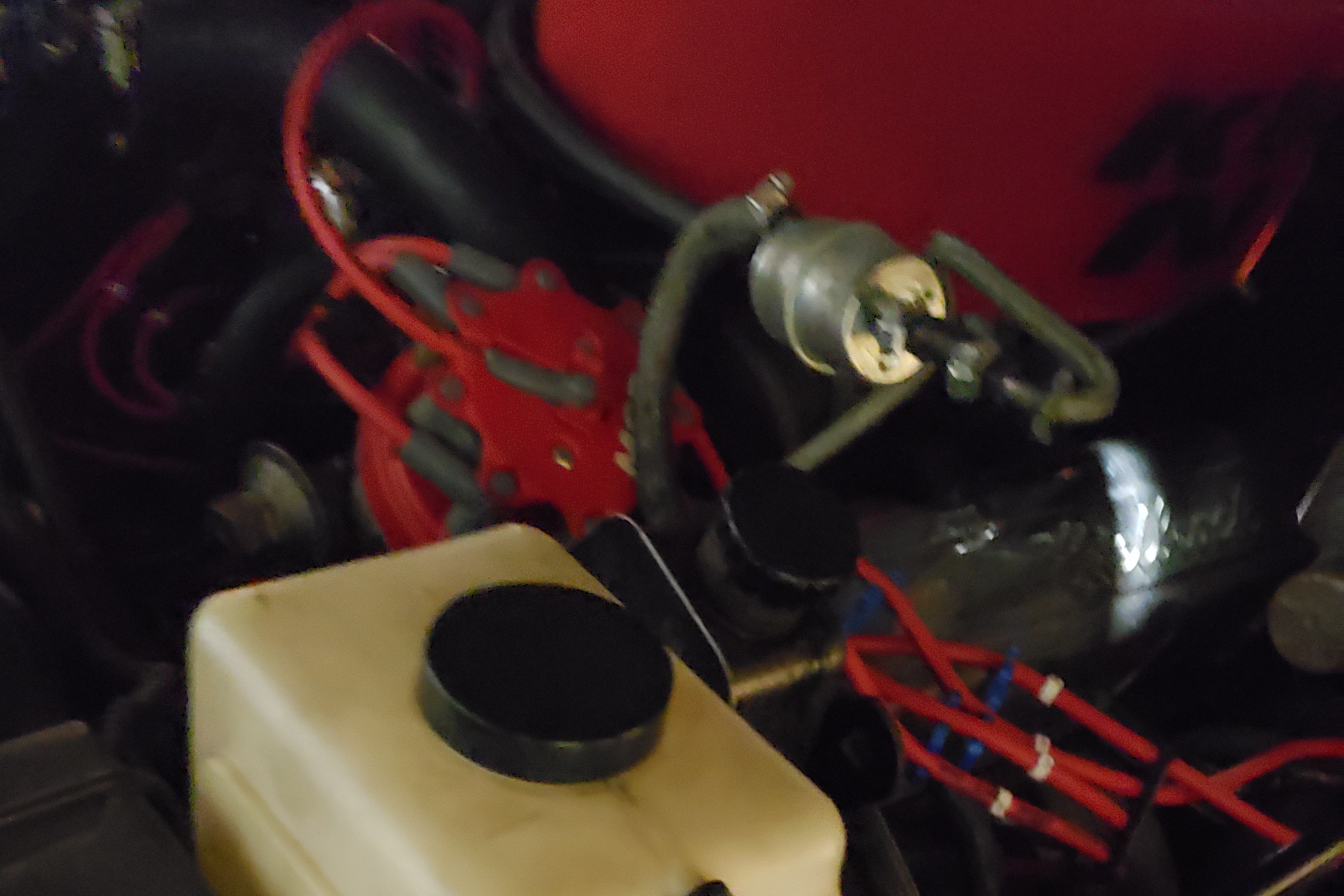 Zoom in to Ford E distributor cap.jpg