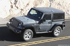 2018-jeep-wrangler-test-mule-spy-shots--image-via-s-baldauf-sb-medien_100525762_h.jpg