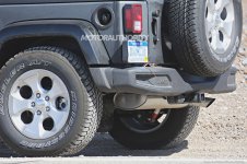 2018-jeep-wrangler-test-mule-spy-shots--image-via-s-baldauf-sb-medien_100525773_h.jpg