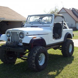 cj-7 with 9" lift on 35x15.5