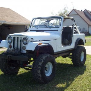 82 cj 7