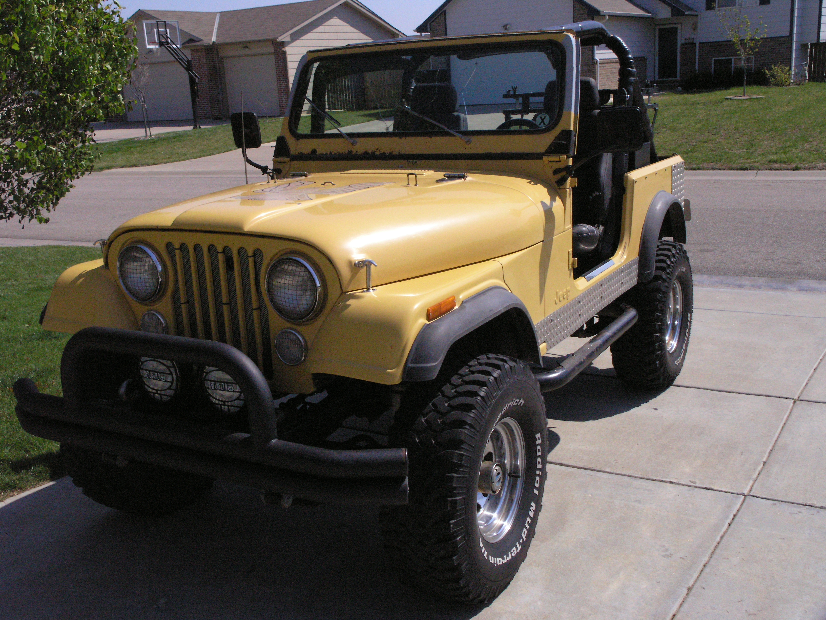 82' CJ7