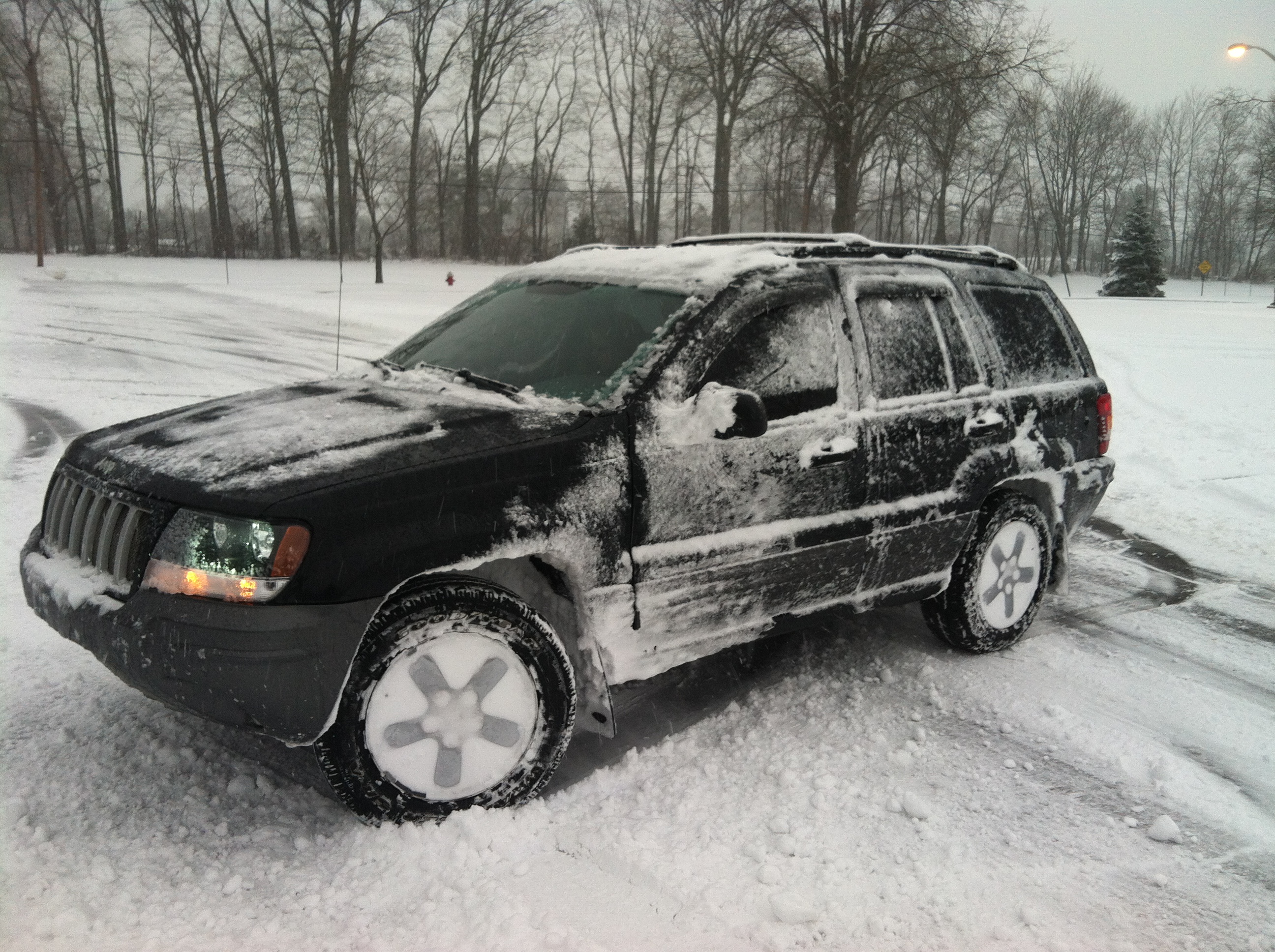 Grand Cherokee in the Snow