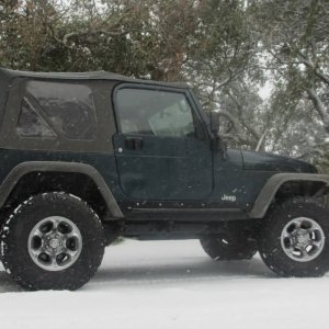IMG_4871_jeep-snow.JPG